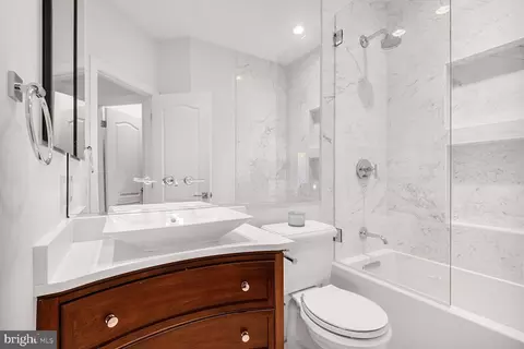 Bath - 7845 Montvale Way, Mclean, VA 22102 photo 9 of 10