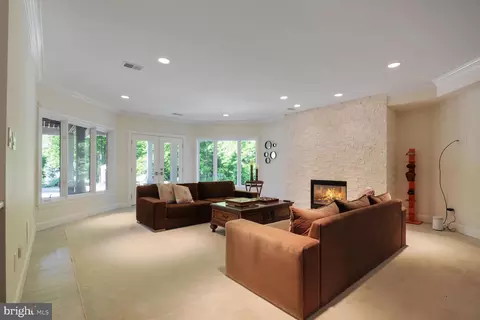 Living - 7845 Montvale Way, Mclean, VA 22102 photo 9 of 9