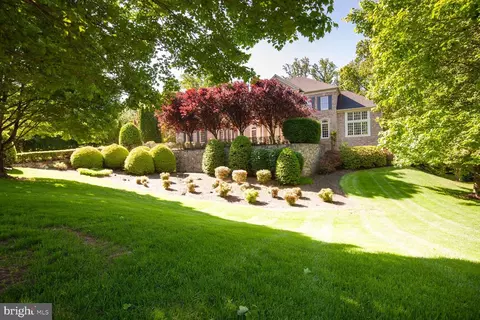 Exterior - 7845 Montvale Way, Mclean, VA 22102 photo 11 of 11