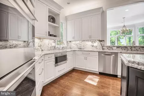 Kitchen - 7845 Montvale Way, Mclean, VA 22102 photo 4 of 5