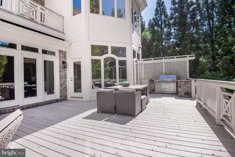 Exterior - 7845 Montvale Way, Mclean, VA 22102 photo 5 of 11