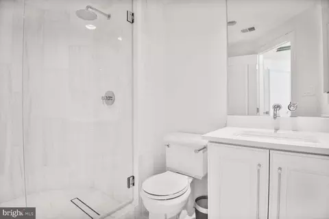 Bath - 7845 Montvale Way, Mclean, VA 22102 photo 6 of 10