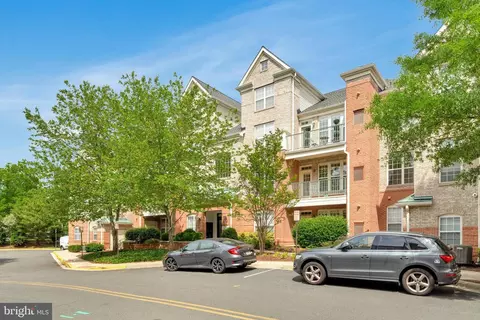 12170 Abington Hall Pl #204, Reston, VA 20190