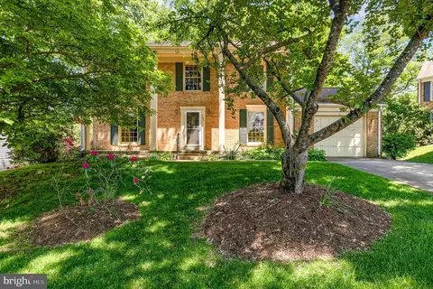 705 Upham Pl NW, Vienna, VA 22180