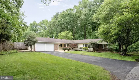 13030 Maple View Ln, Fairfax, VA 22033