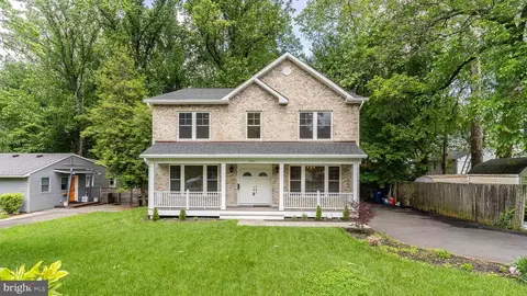 3925 Ashwood Pl, Falls Church, VA 22041