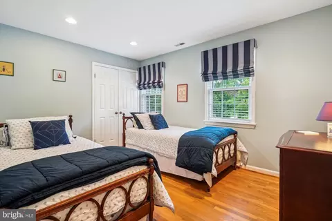 1586 Forest Villa Ln, Mclean, VA 22101 photo 26