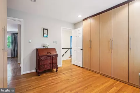 1586 Forest Villa Ln, Mclean, VA 22101 photo 24