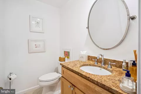 1586 Forest Villa Ln, Mclean, VA 22101 photo 17
