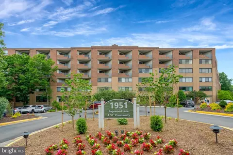 1951 Sagewood Ln #118, Reston, VA 20191