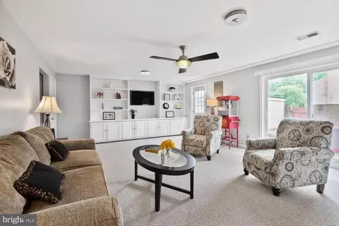 8341 Garfield Ct, Springfield, VA 22152 photo 6