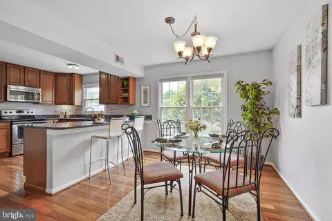 8341 Garfield Ct, Springfield, VA 22152 photo 8