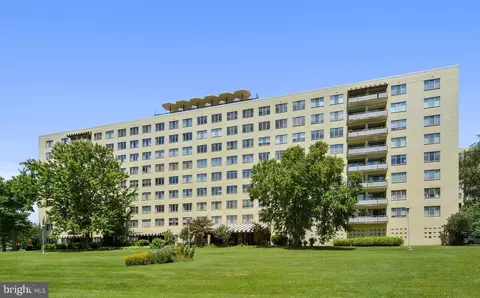 6641 Wakefield Dr #105, Alexandria, VA 22307