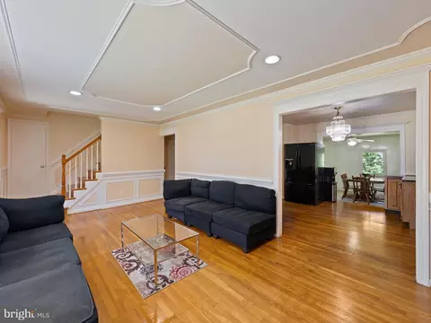 5403 Rolling Rd, Springfield, VA 22151 photo 4