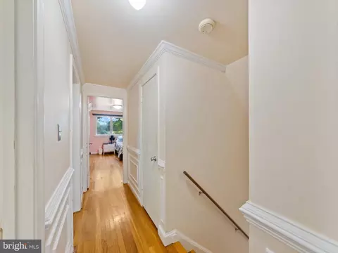 5403 Rolling Rd, Springfield, VA 22151 photo 9