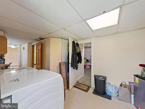 5403 Rolling Rd, Springfield, VA 22151 photo 22