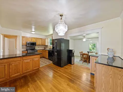 5403 Rolling Rd, Springfield, VA 22151 photo 5