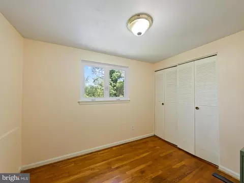 5403 Rolling Rd, Springfield, VA 22151 photo 12