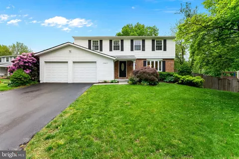12917 Framingham Ct, Herndon, VA 20171