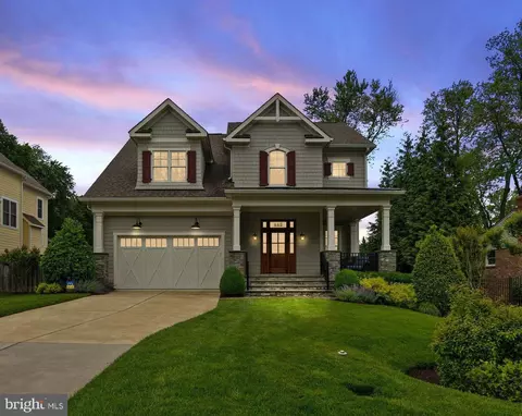 445 Orchard St NW, Vienna, VA 22180
