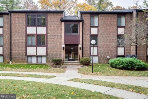 9737 Kings Crown Ct #102, Fairfax, VA 22031