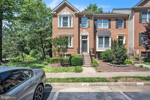 5561 Jowett Ct, Alexandria, VA 22315
