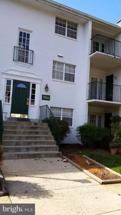 7093 Spring Garden Dr #104, Springfield, VA 22150
