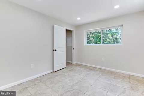 7841 Glenister Dr, Springfield, VA 22152 photo 32