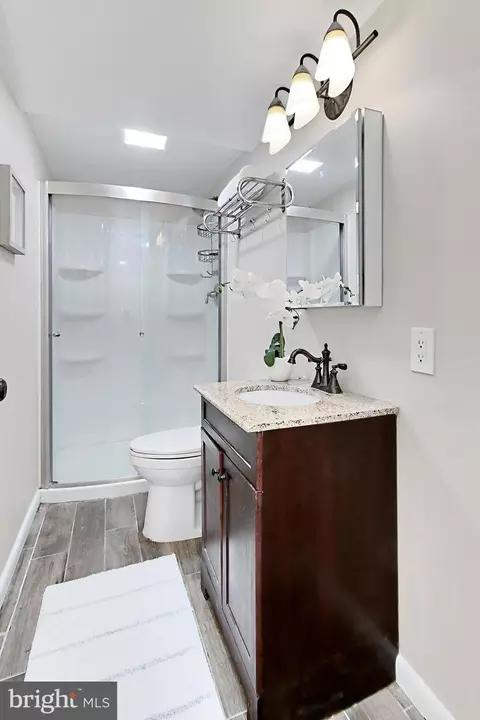 7841 Glenister Dr, Springfield, VA 22152 photo 33