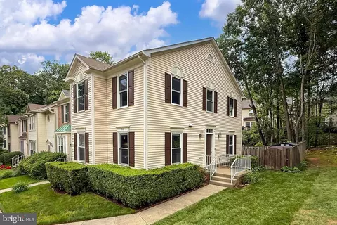7233 Olde Lantern Way, Springfield, VA 22152