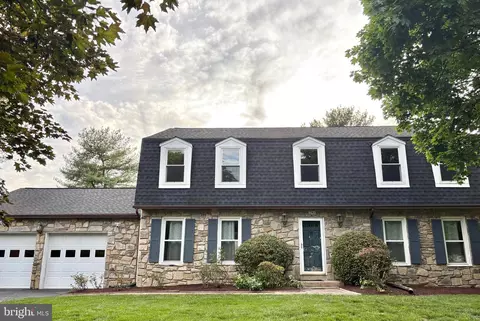 9420 Vernon Dr, Great Falls, VA 22066