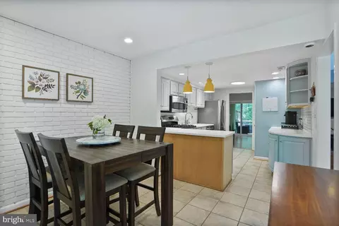 2354 Soft Wind Ct, Reston, VA 20191 photo 11