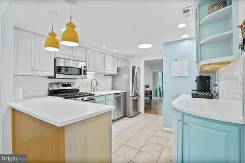 2354 Soft Wind Ct, Reston, VA 20191 photo 12