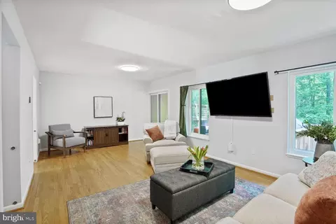 2354 Soft Wind Ct, Reston, VA 20191 photo 5
