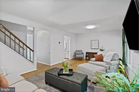 2354 Soft Wind Ct, Reston, VA 20191 photo 7