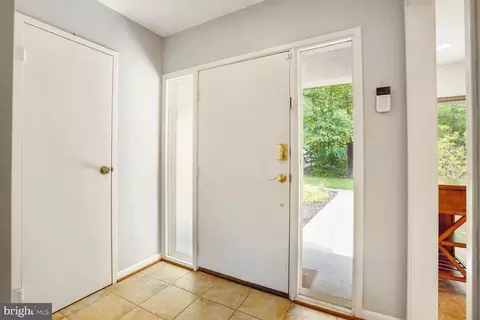 2354 Soft Wind Ct, Reston, VA 20191 photo 4