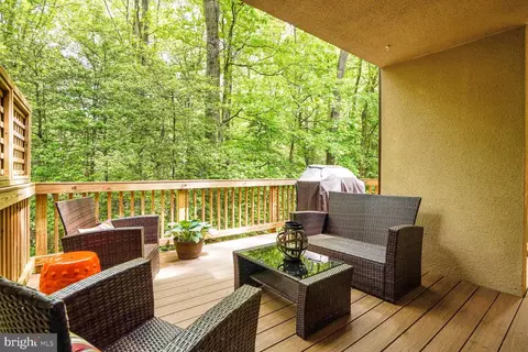 2354 Soft Wind Ct, Reston, VA 20191 photo 9