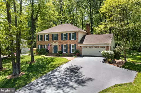 9707 S Park Cir, Fairfax Station, VA 22039