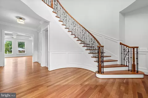 Entry Way - 7003 Churchill Rd, Mclean, VA 22101 photo 2 of 7