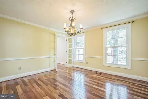 8078 Athena St, Springfield, VA 22153 photo 9