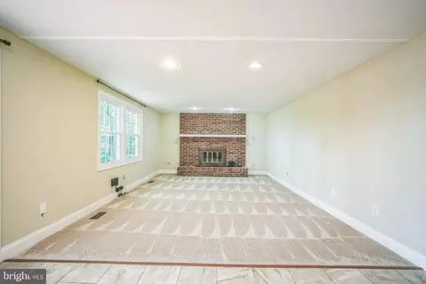 8078 Athena St, Springfield, VA 22153 photo 8