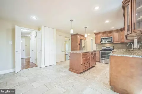 8078 Athena St, Springfield, VA 22153 photo 5