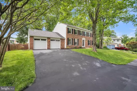 8078 Athena St, Springfield, VA 22153 photo 2