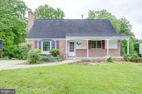 5119 Pumphrey Dr, Fairfax, VA 22032
