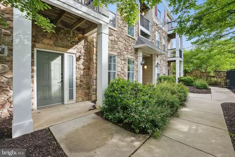 5115 B Travis Edward Way #B, Centreville, VA 20120