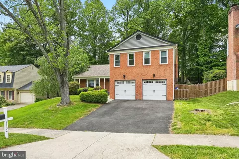 8134 Viola St, Springfield, VA 22152 photo 2