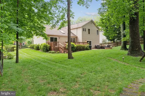 6554 Gladeview Ct, Burke, VA 22015 photo 4