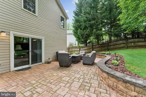 6554 Gladeview Ct, Burke, VA 22015 photo 10