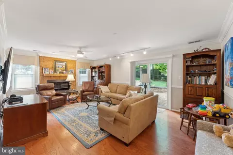 6554 Gladeview Ct, Burke, VA 22015 photo 16