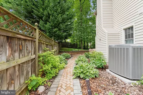 6554 Gladeview Ct, Burke, VA 22015 photo 34